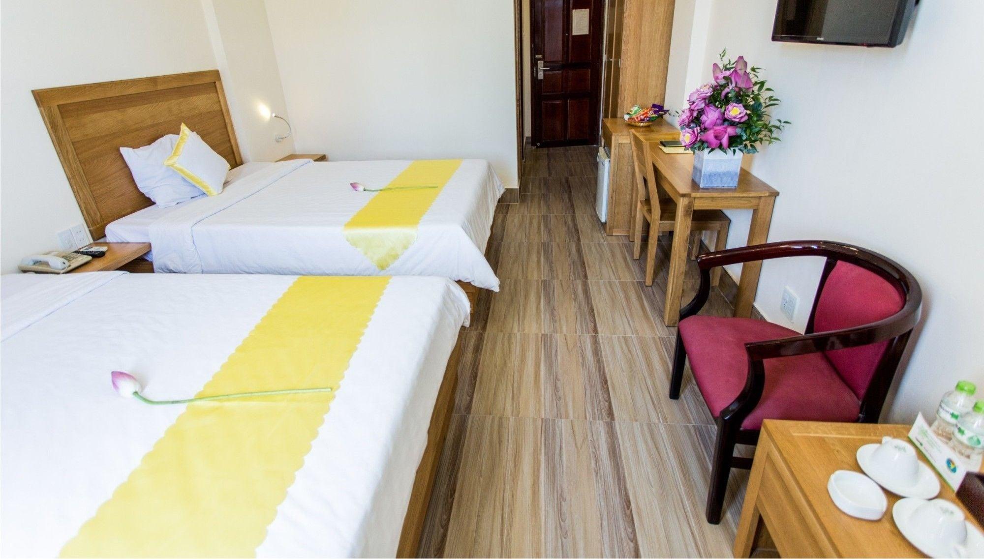 Hoang Yen Hotel 2 Quy Nhon Bagian luar foto