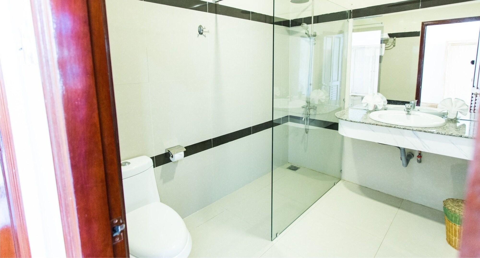 Hoang Yen Hotel 2 Quy Nhon Bagian luar foto