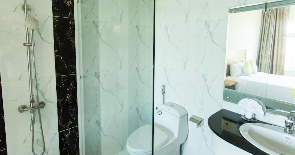 Hoang Yen Hotel 2 Quy Nhon Bagian luar foto